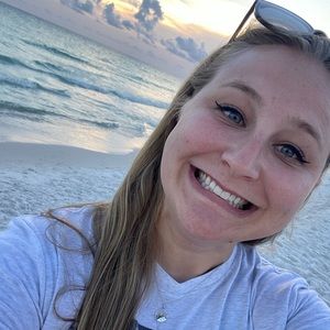 Meet your Posher, Rebecca